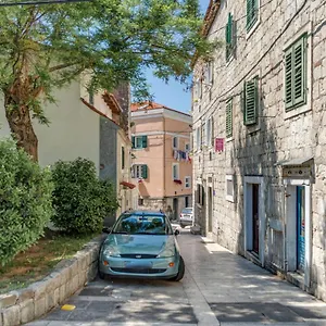 Under Constructiion Apartamento Split