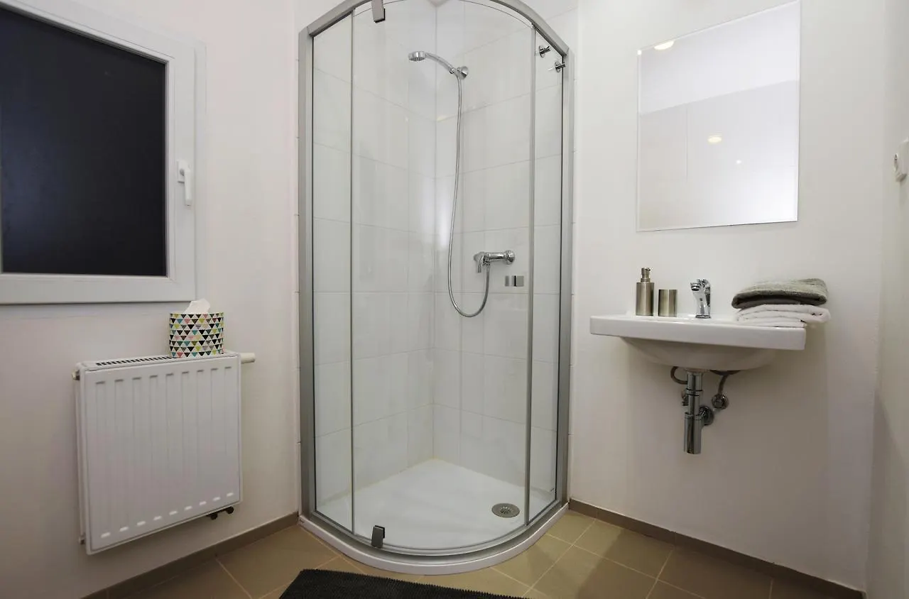 Cisarka Apartments Прага Чехия